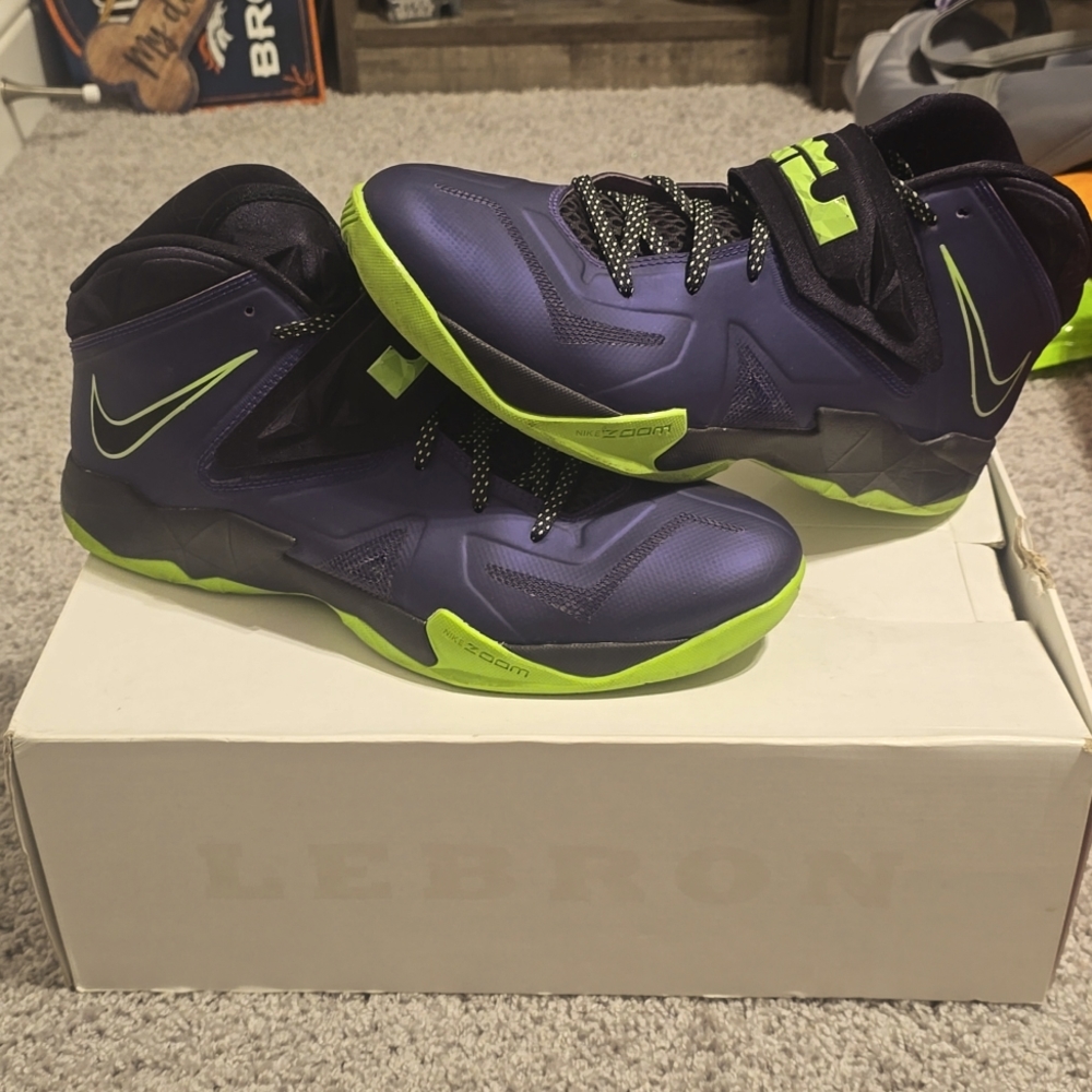 Nike Zoom Solider VII
